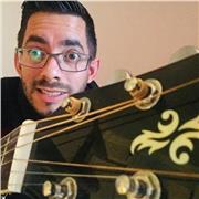 Doy clases de guitarra y otros instrumentos musicales ademas de lectura musical